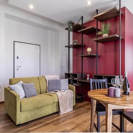 Apartment Room77